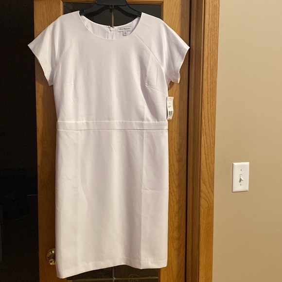 Kim Rogers Short Sleeve White Suiting Dress - Picture 3 of 5